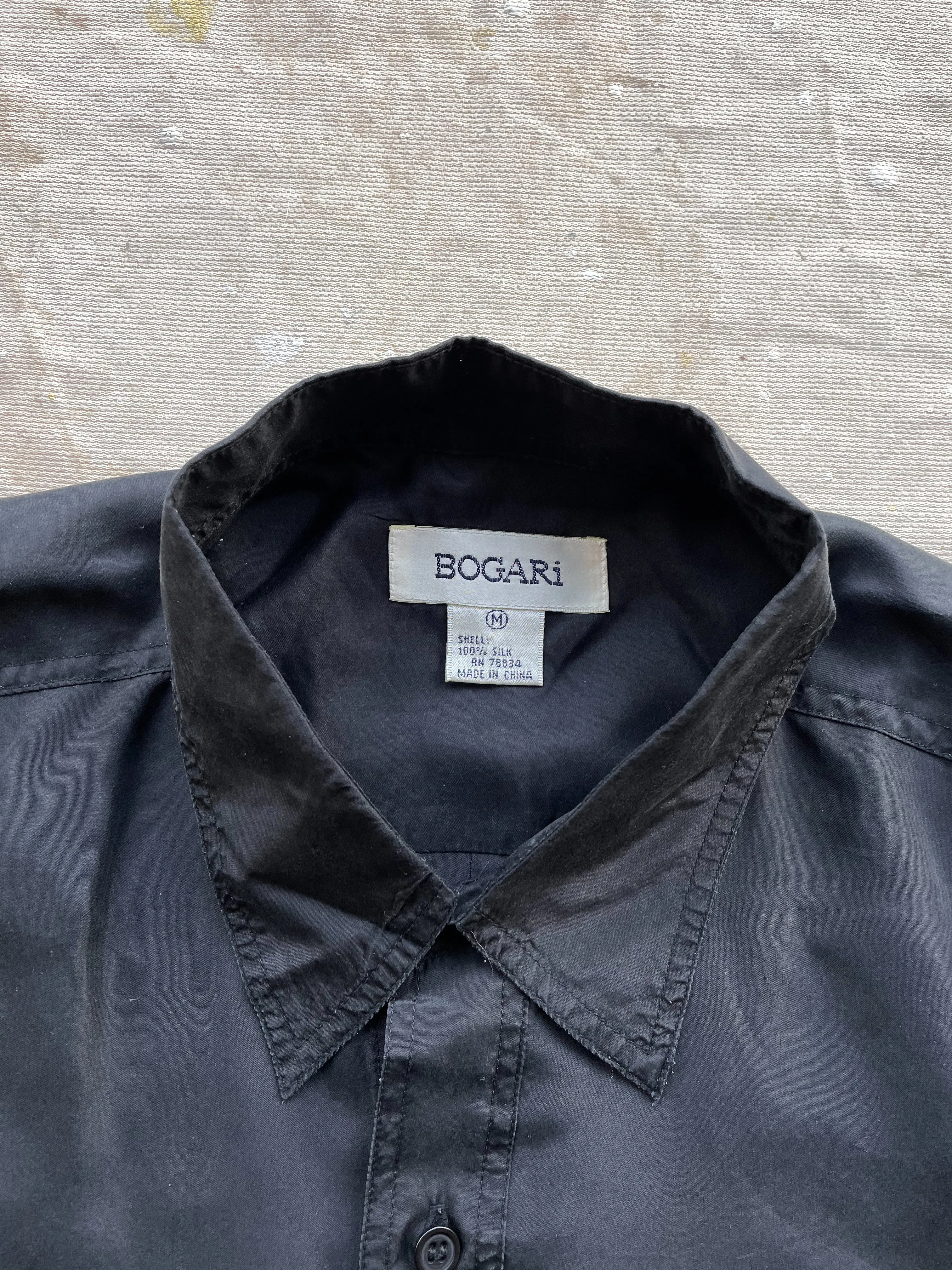 SILK BUTTON-UP SHIRT—BLACK [M]