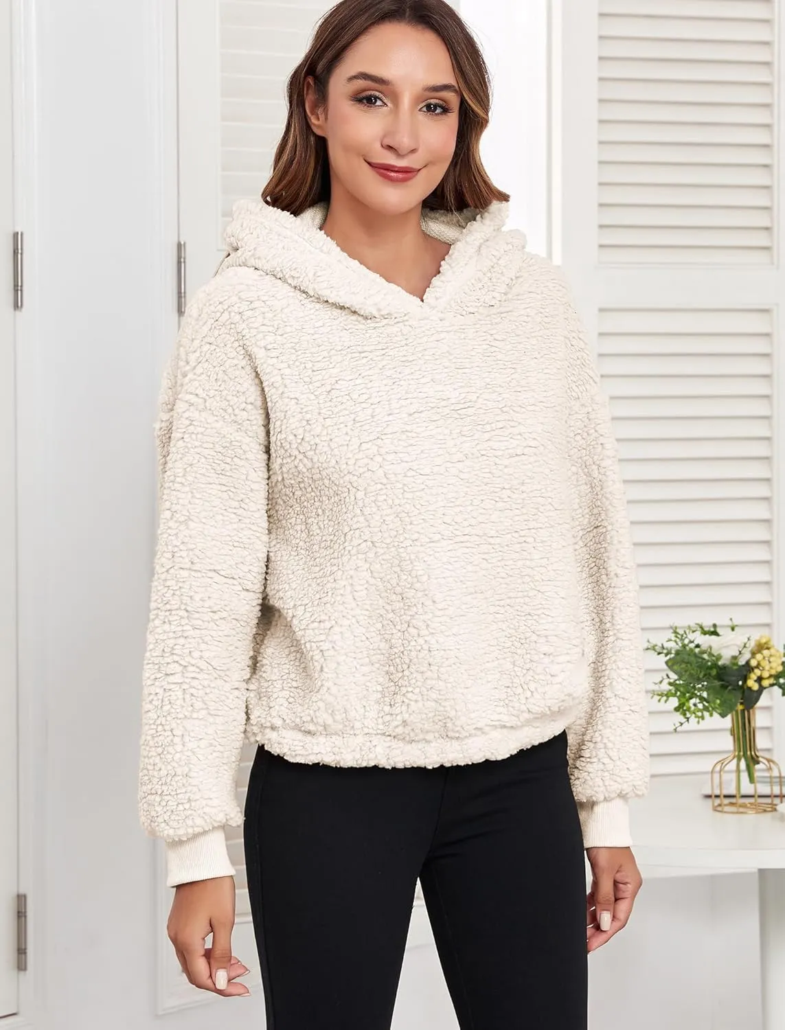 ZAFUL Women's Fuzzy Crop Hoodie Pullover Drop Shoulder Teddy Fluffy Long Sleeve Sweatshirt